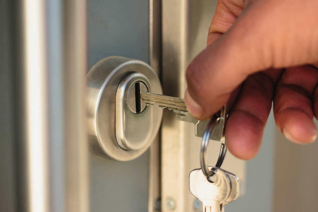 Aufsperrdienst Baden-Baden – Zuverlässiger 24/7 Aufsperrdienst für Türöffnungen, Schlüsselanfertigungen und Notfallhilfe in Baden-Baden